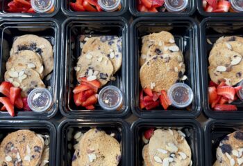 BLUEBERRY PROTEIN PANCAKES